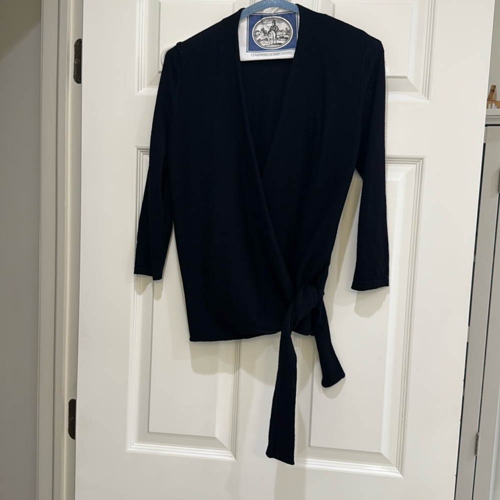 Ann Taylor
100% merino wool
Wrap sweater